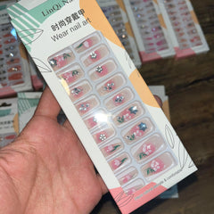 Linqi Artifical Nails With Free Stickers (24Pcs)