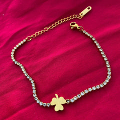 Stainless Steel Gold bracelet with a clover charm - Each
