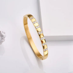 Stainless Steel anti turnish stone Cuff