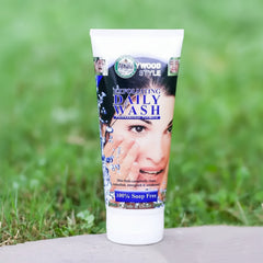 Hollywood Style Exfoliating Whitening Daily Face Wash - 150ml