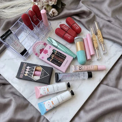 16-Piece Vibrant Glamour Beauty Deal with Organizer