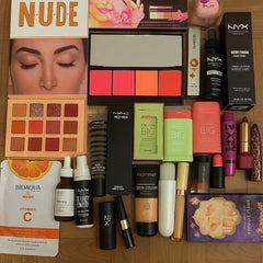 BUMPER DEAL – 17 in 1 Mega Makeup & Beauty Kit