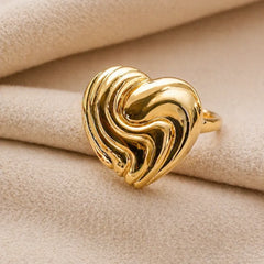 Gold Swirl Ribbed Heart Ring