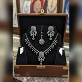 Elegant Zircon Necklace Set – Sparkling Sophistication