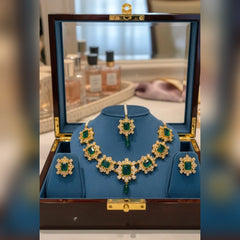 Zircon Necklace Set – Elegant Sparkling Finish