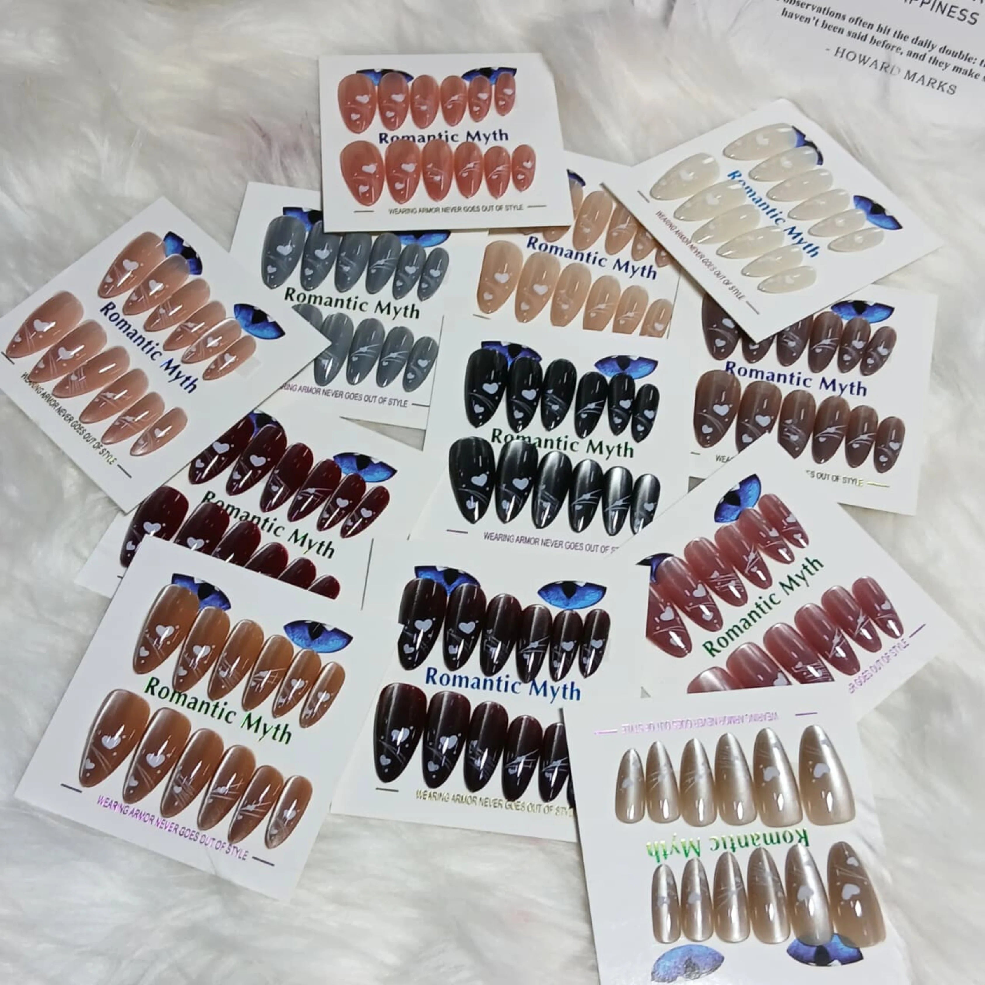 Romantic Myth Cat's Eye / Diamond Dust Press-On Nails
