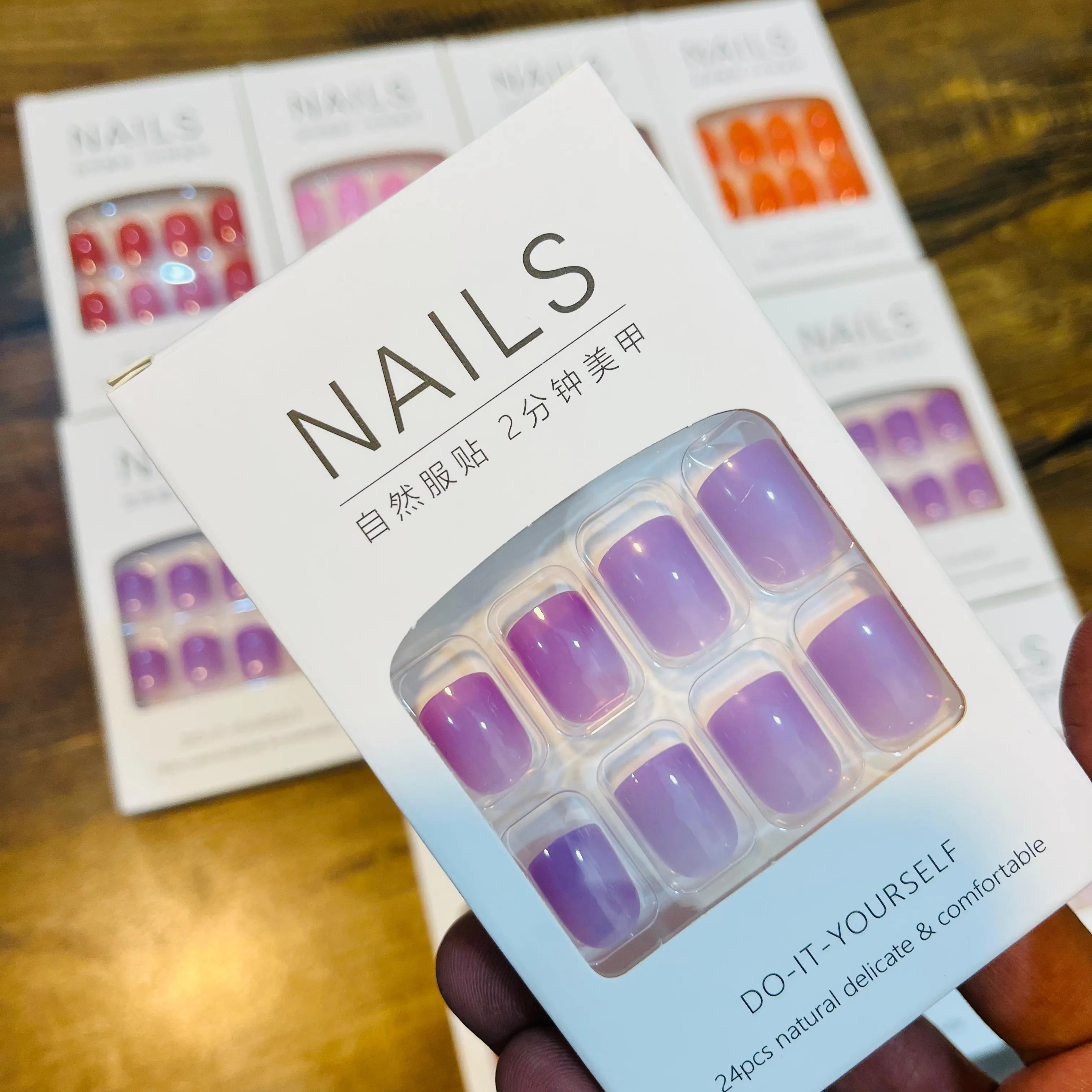 Stylish Artifical Nails With Free sticker (24 Pcs)