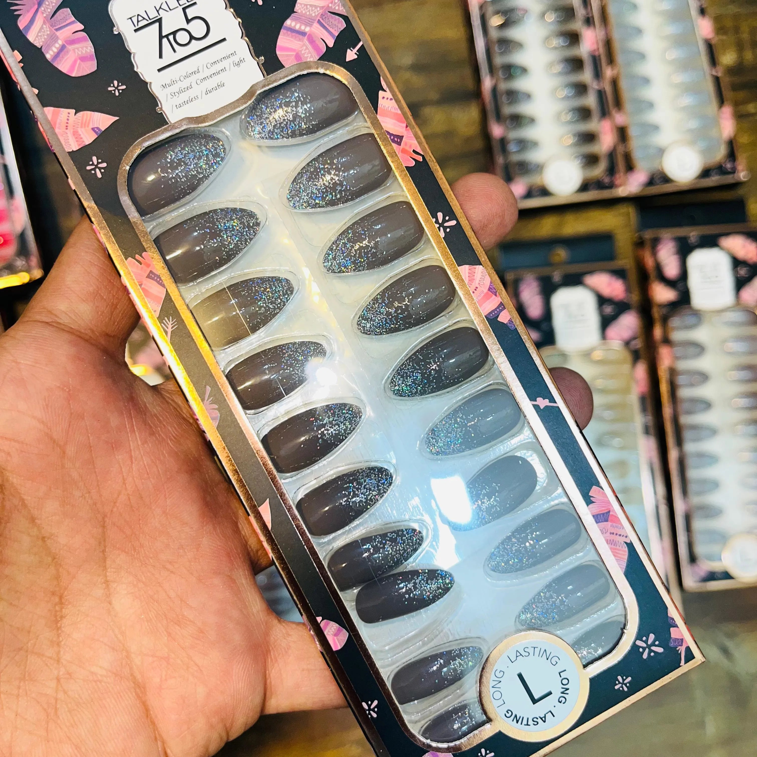 7To5 Talklee Shiny Artifical Nails With Free Stickers
