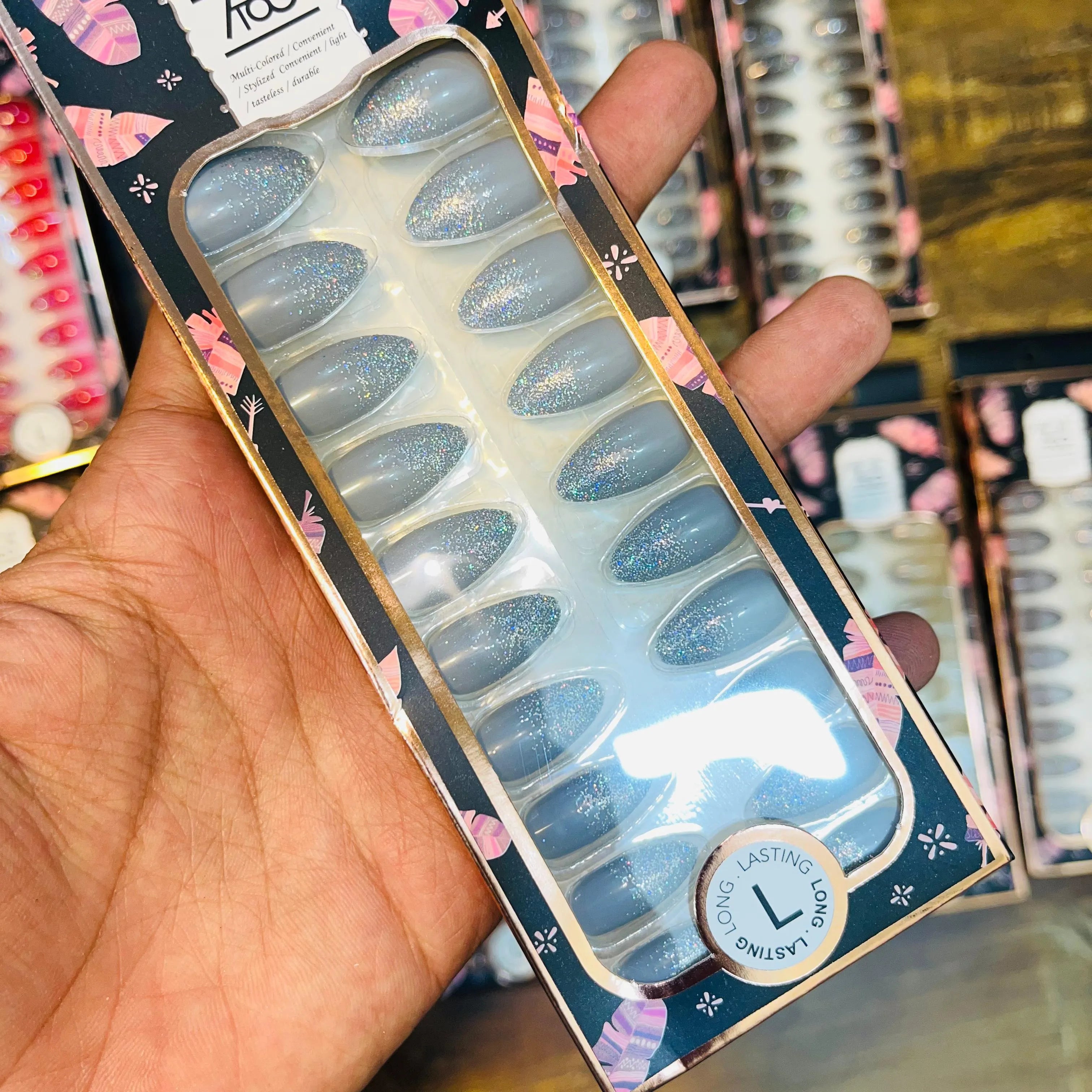 7To5 Talklee Shiny Artifical Nails With Free Stickers