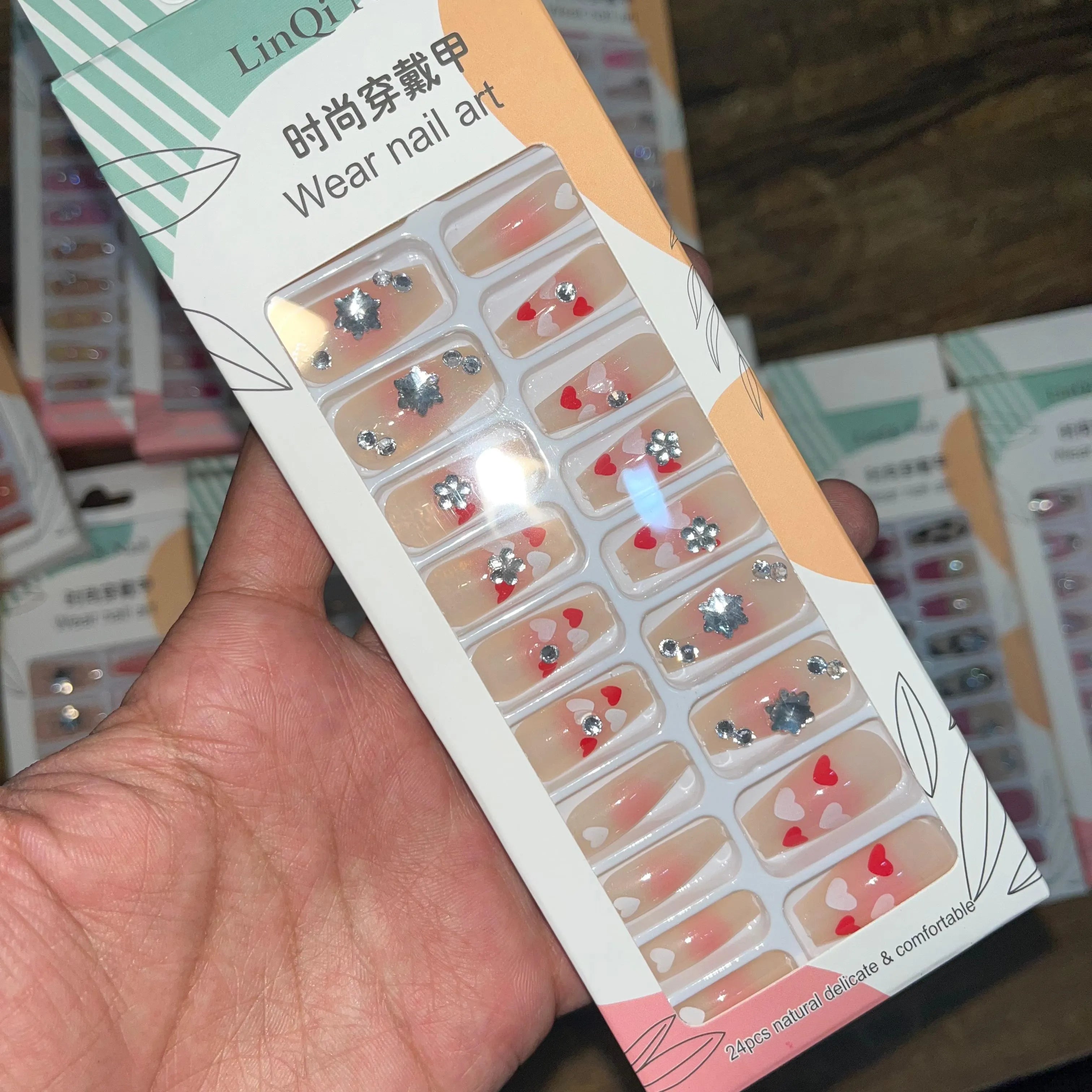 Linqi Artifical Nails With Free Stickers (24Pcs)