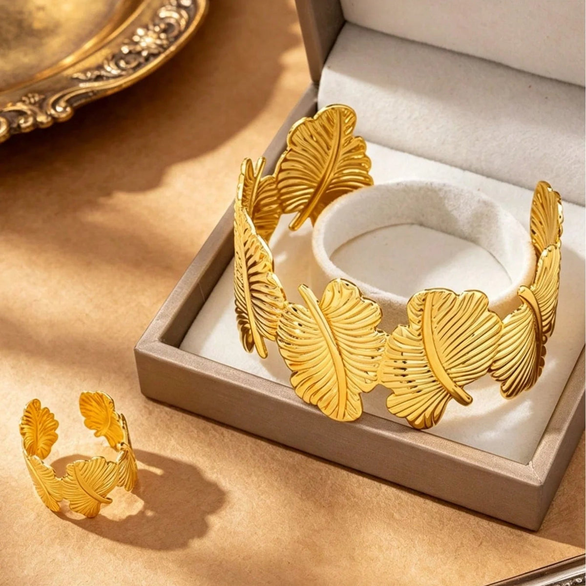 Women's Vintage Banana Leaf Gold-Plated Bracelet & Ring - 2 Pcs Set