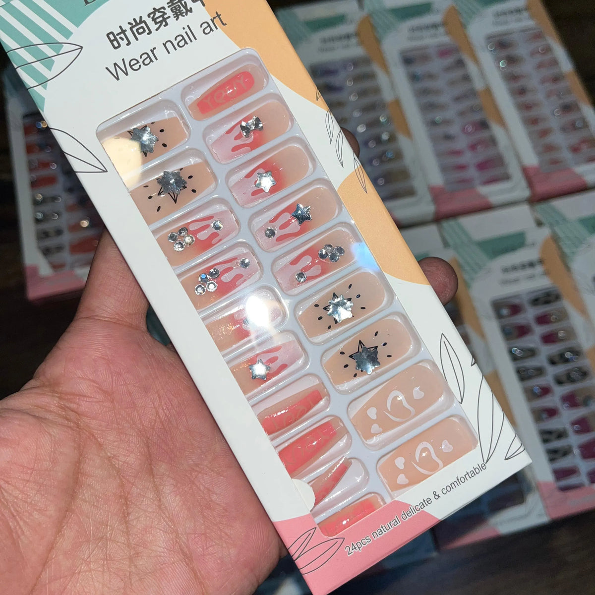 Linqi Artifical Nails With Free Stickers (24Pcs)