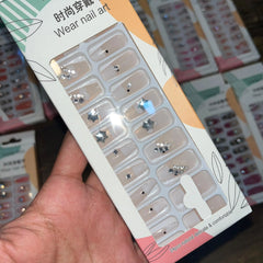 Linqi Artifical Nails With Free Stickers (24Pcs)