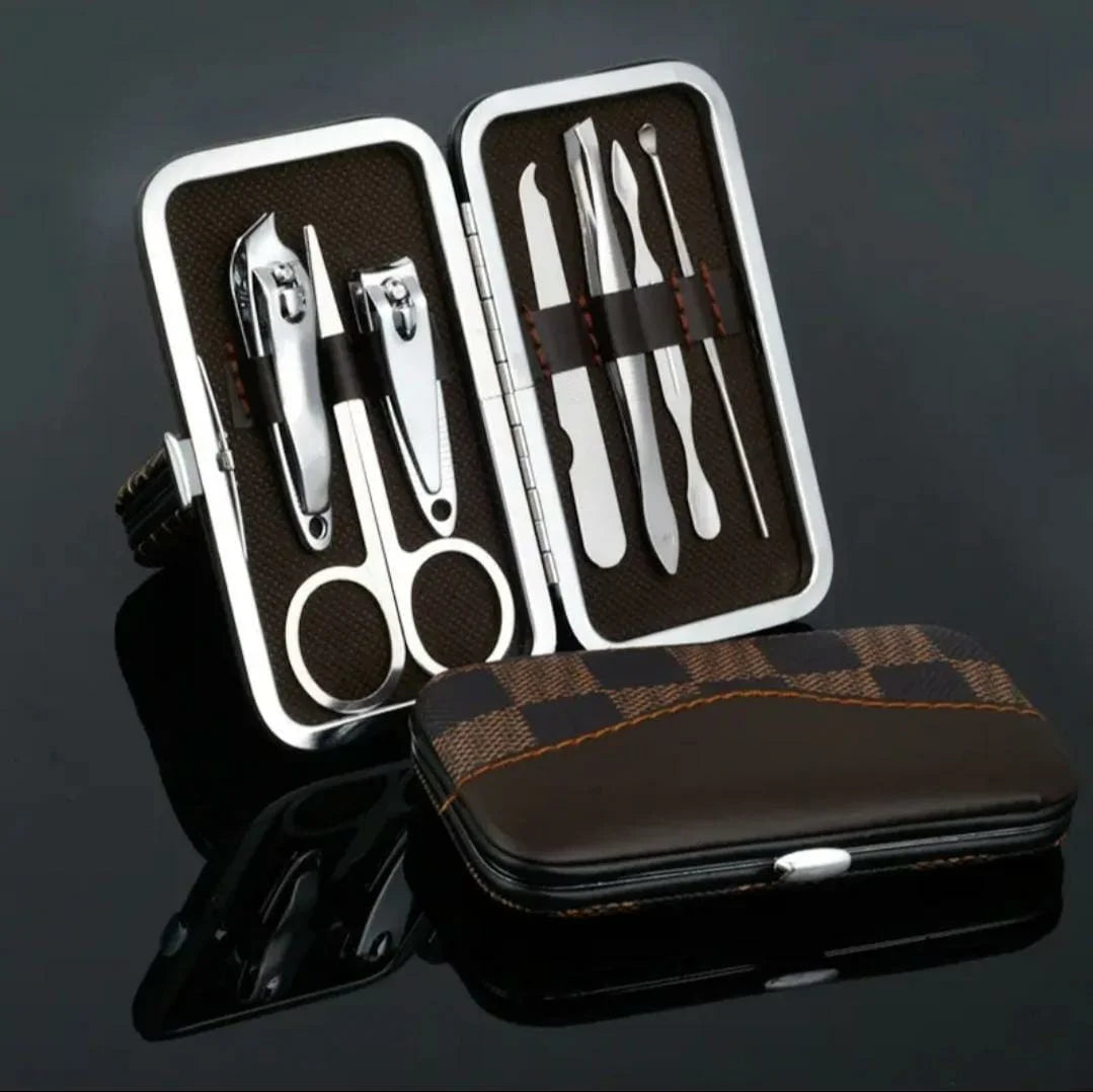 7 Piece Professional Manicure Pedicure Kit