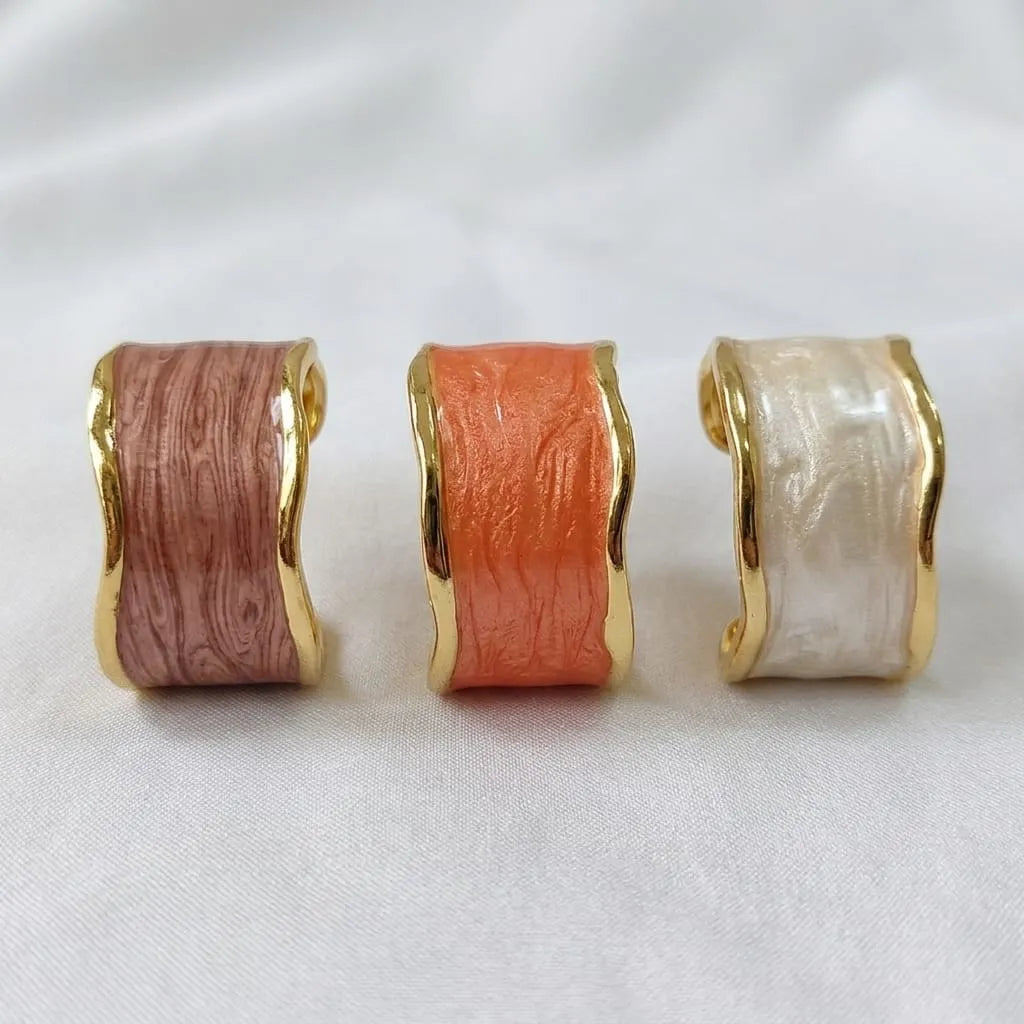 Golden Textured Marbled Enamel Ring