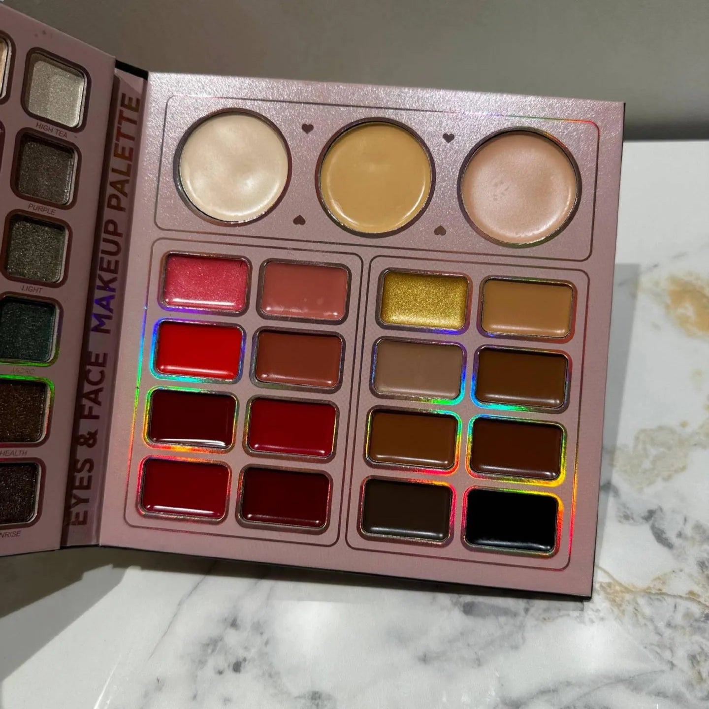 IGOODCO 55-Color  Eye Shadow with Brush Book Stage