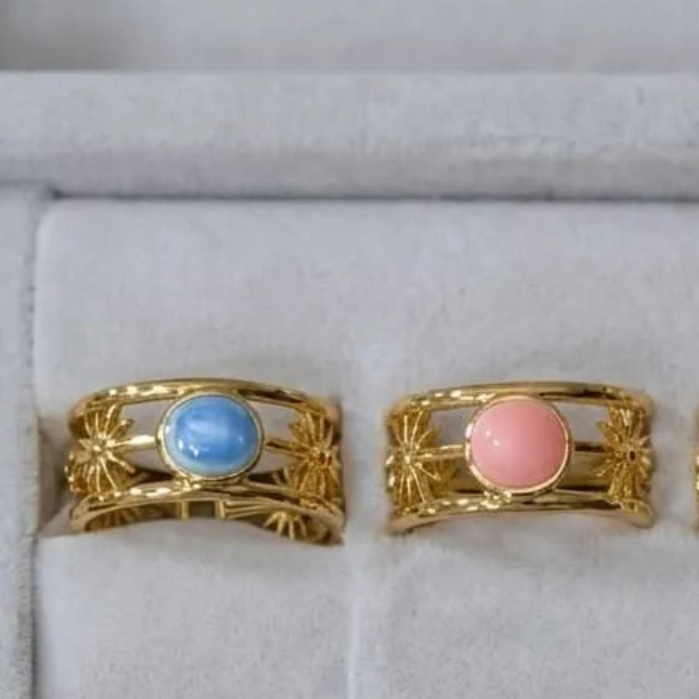 Gold Starburst Motif Single Stone Ring