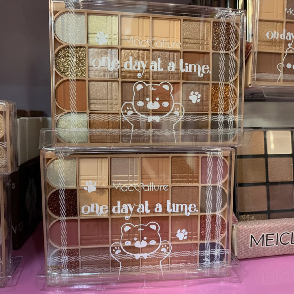 Mocallure One Day at a time Eyeshadow Palette - 24 Colors