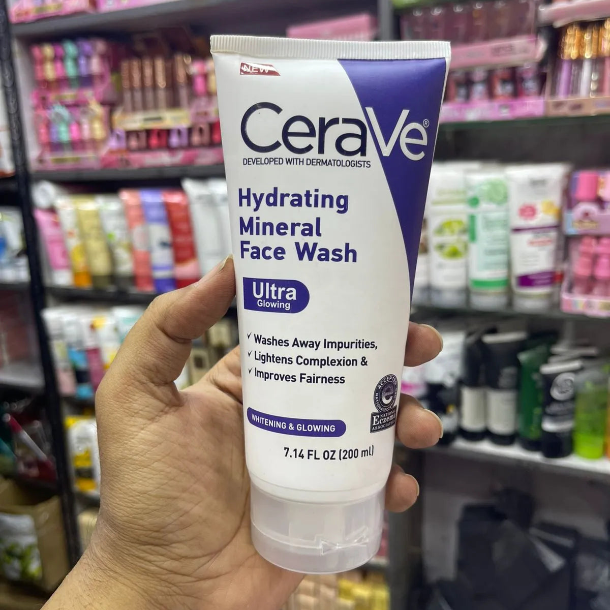 CeraVe Hydrating Mineral Face Wash Ultra Glowing - 200ml
