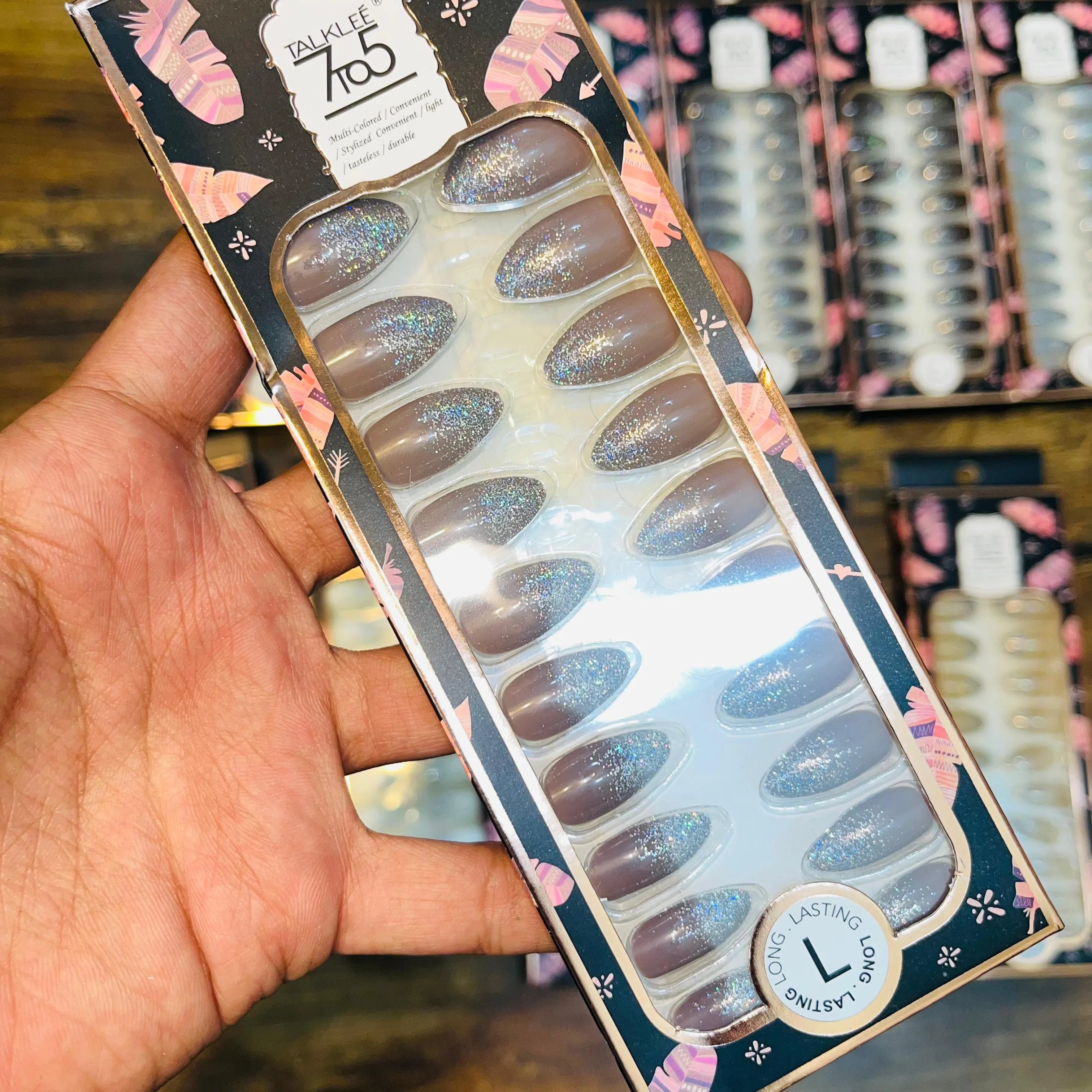 7To5 Talklee Shiny Artifical Nails With Free Stickers