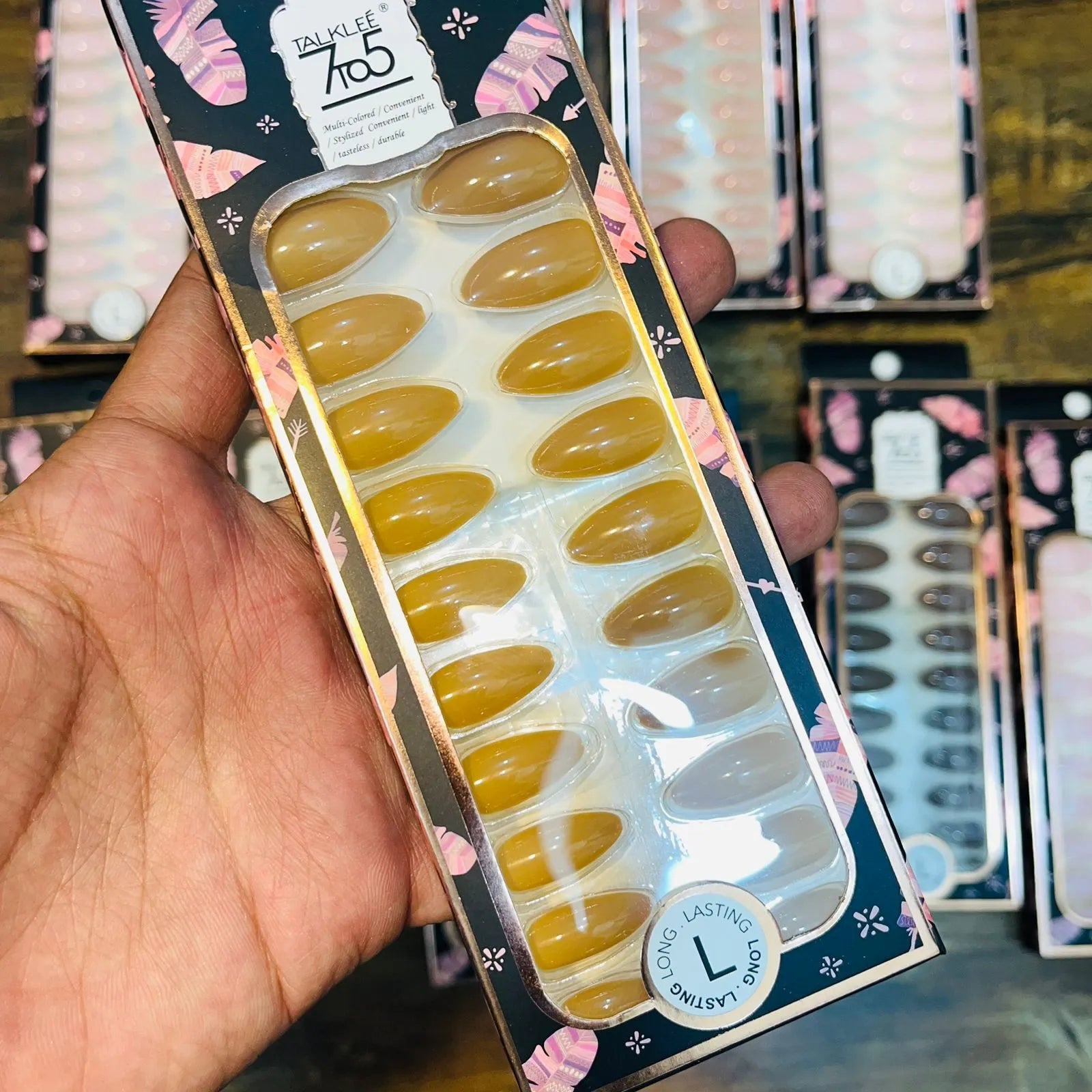 7To5 Talklee Matte Artifical Nails With Free Stickers