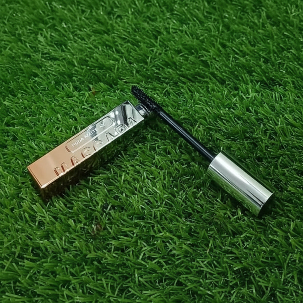 Huda Matte Me Dramatic Volume Mascara