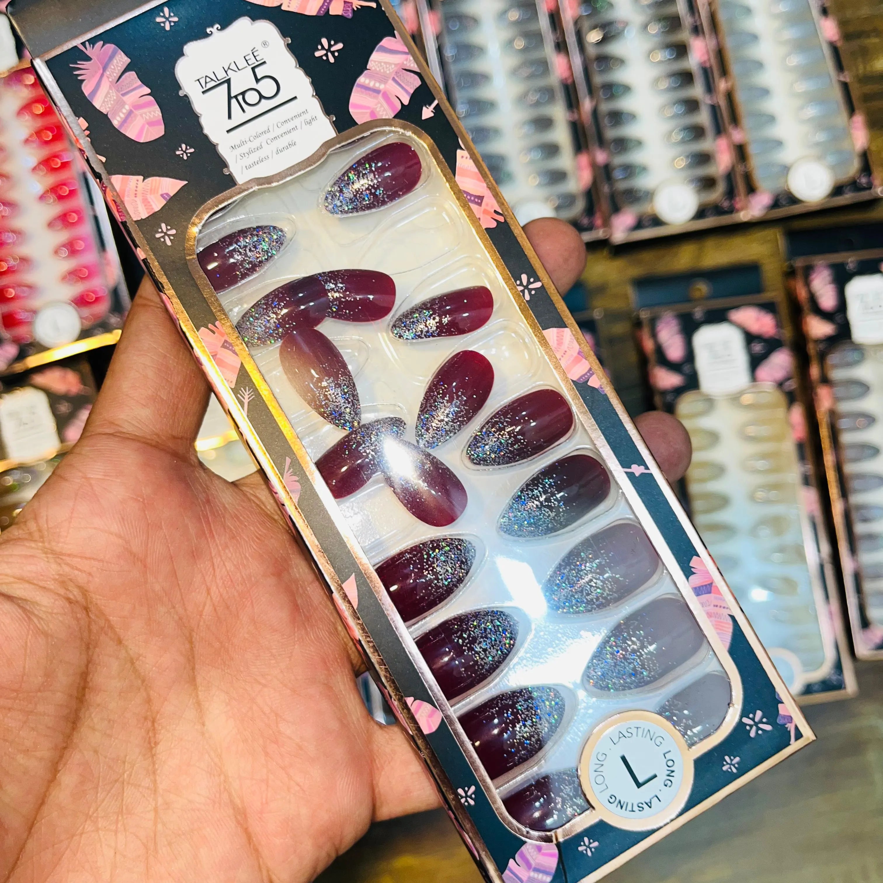 7To5 Talklee Shiny Artifical Nails With Free Stickers