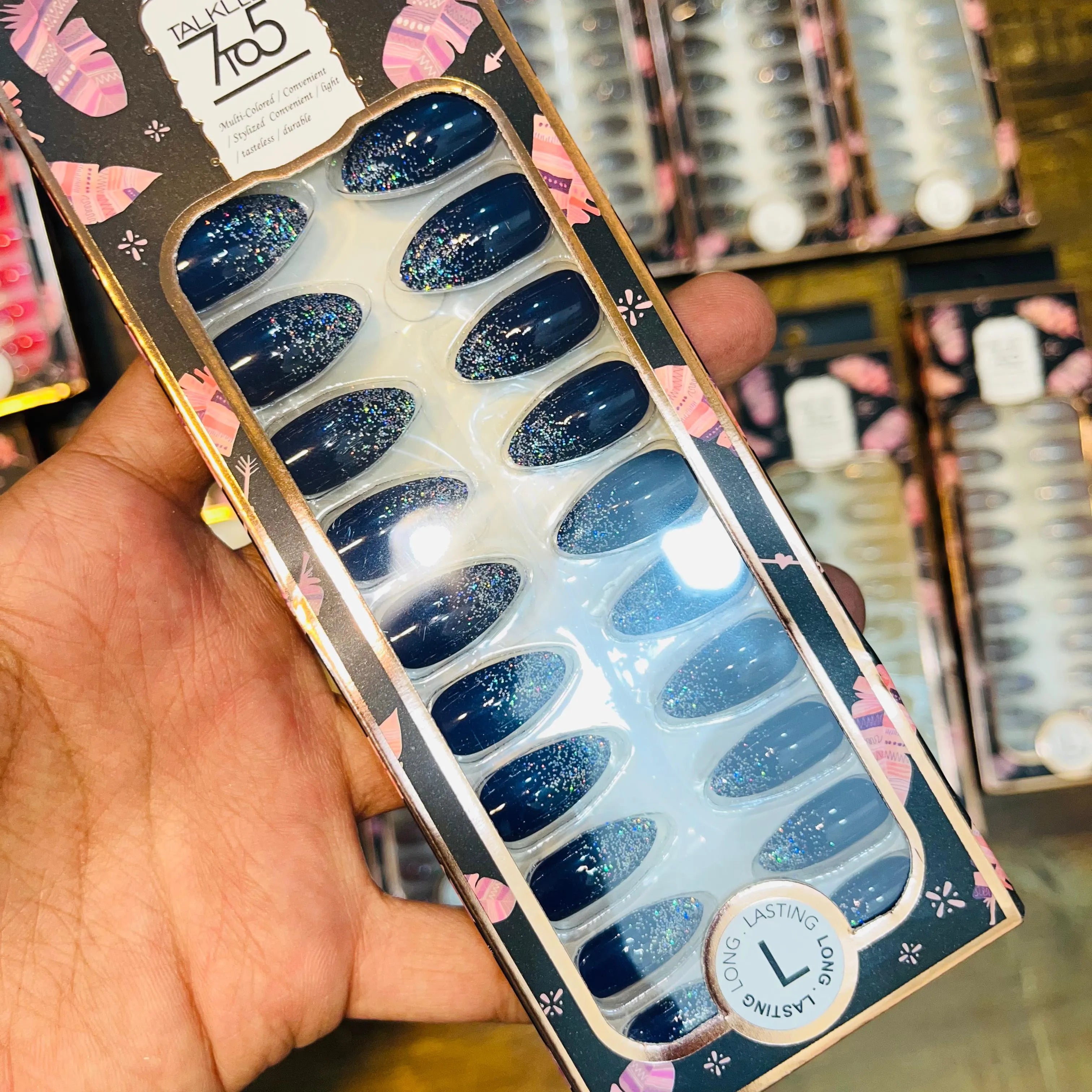 7To5 Talklee Shiny Artifical Nails With Free Stickers