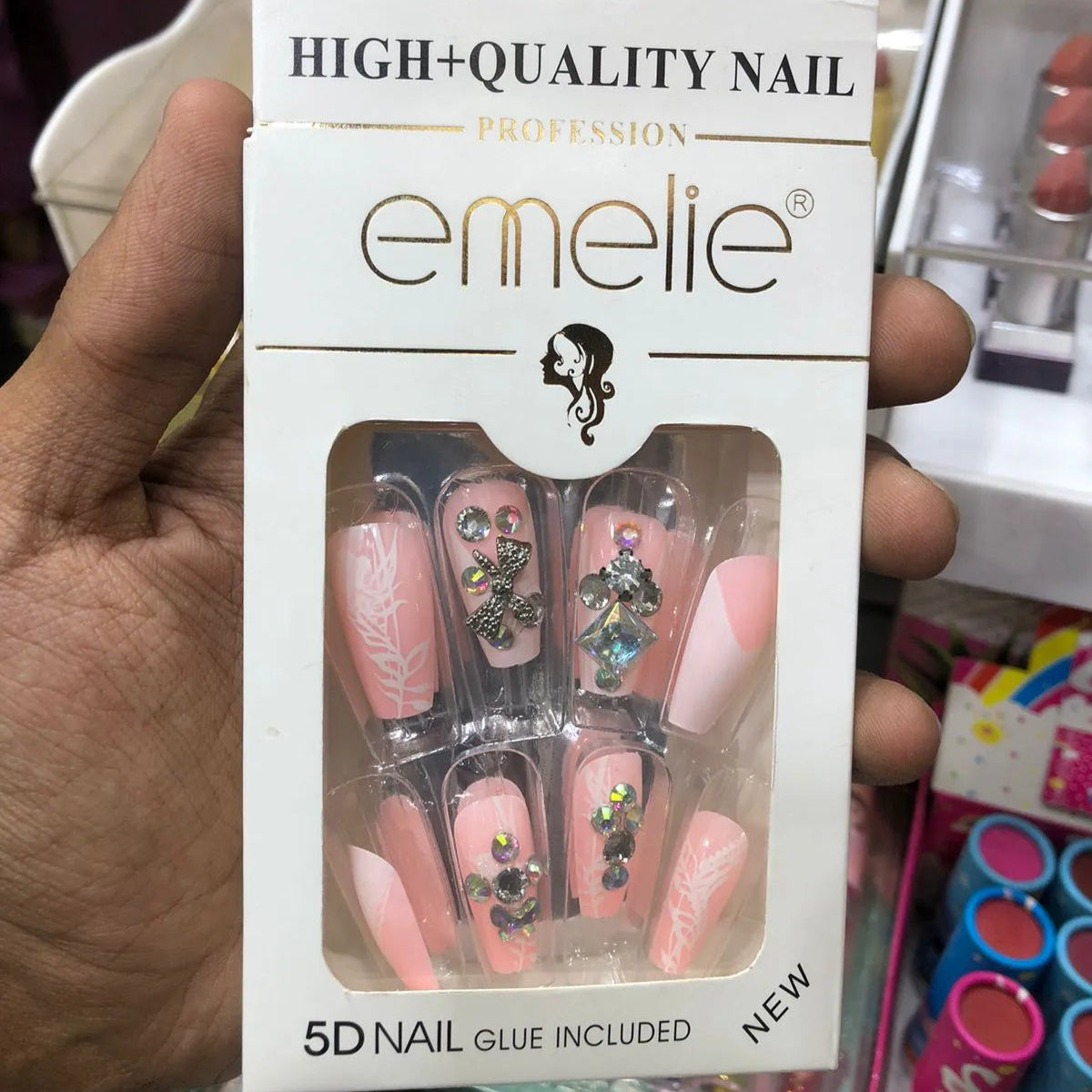 Emelie 5D Artifical Nails With Nail Glue