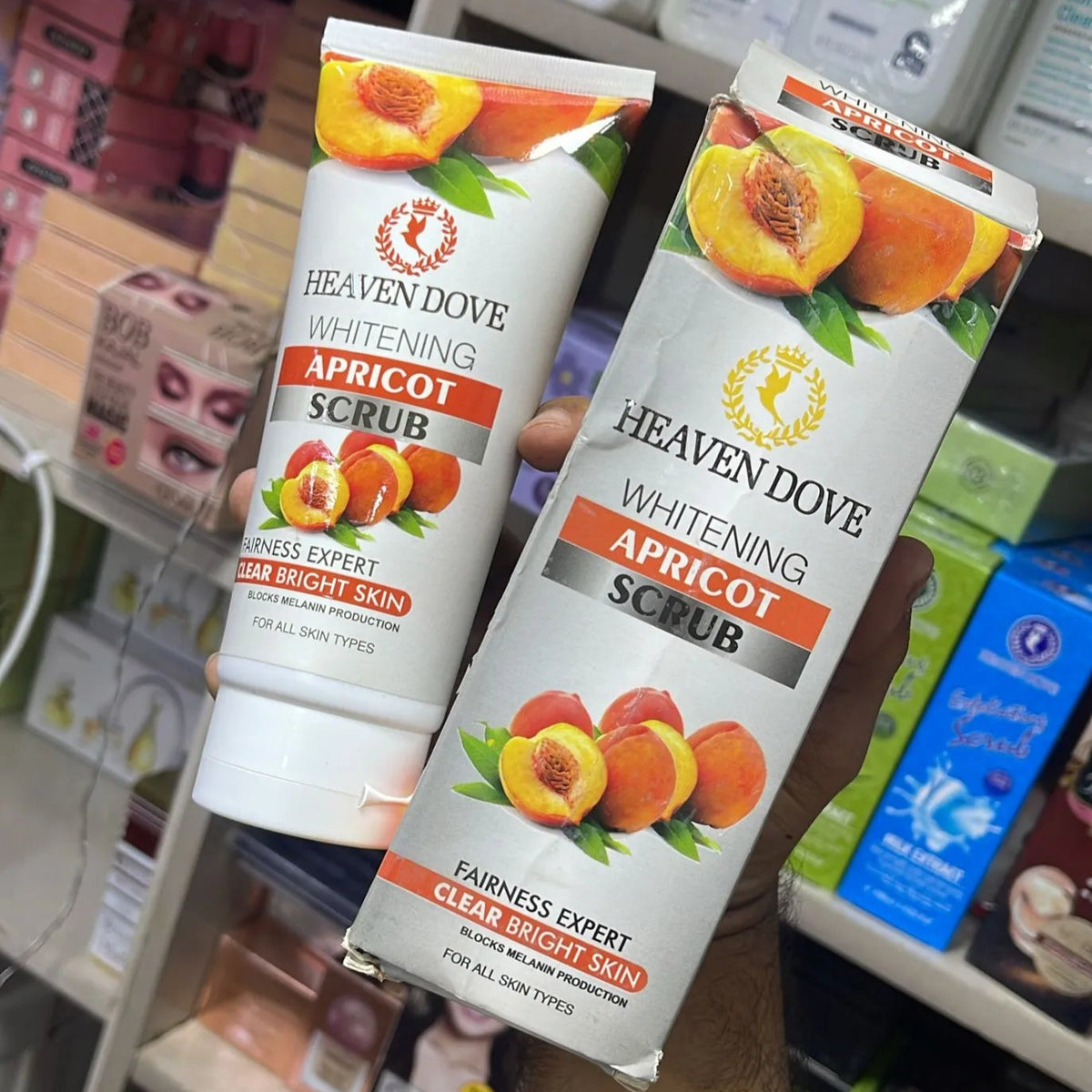 Heaven Dove Whitening Apricot Scrub