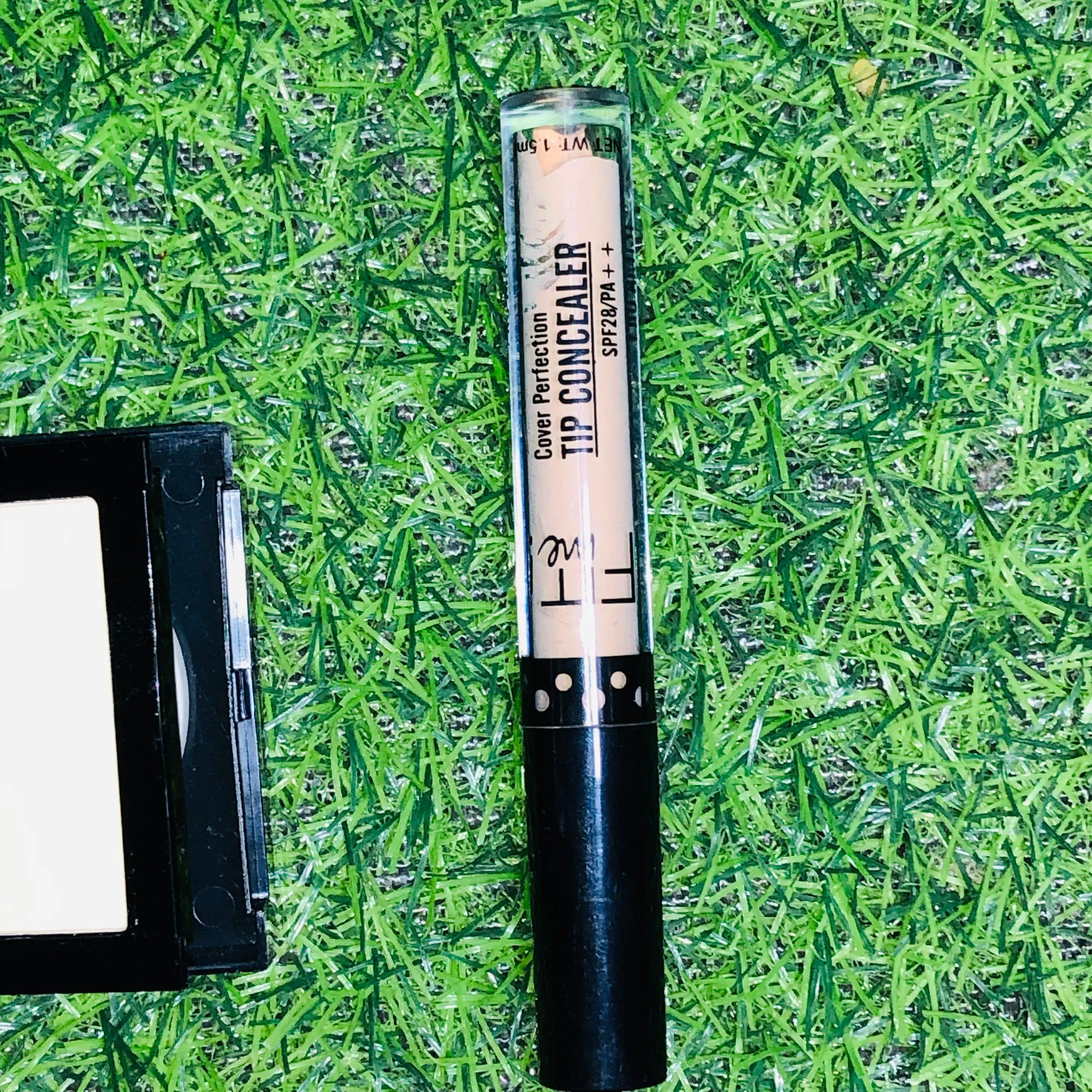 Fitme Foundation with FREE Concealer & Matte + Poreless Powder