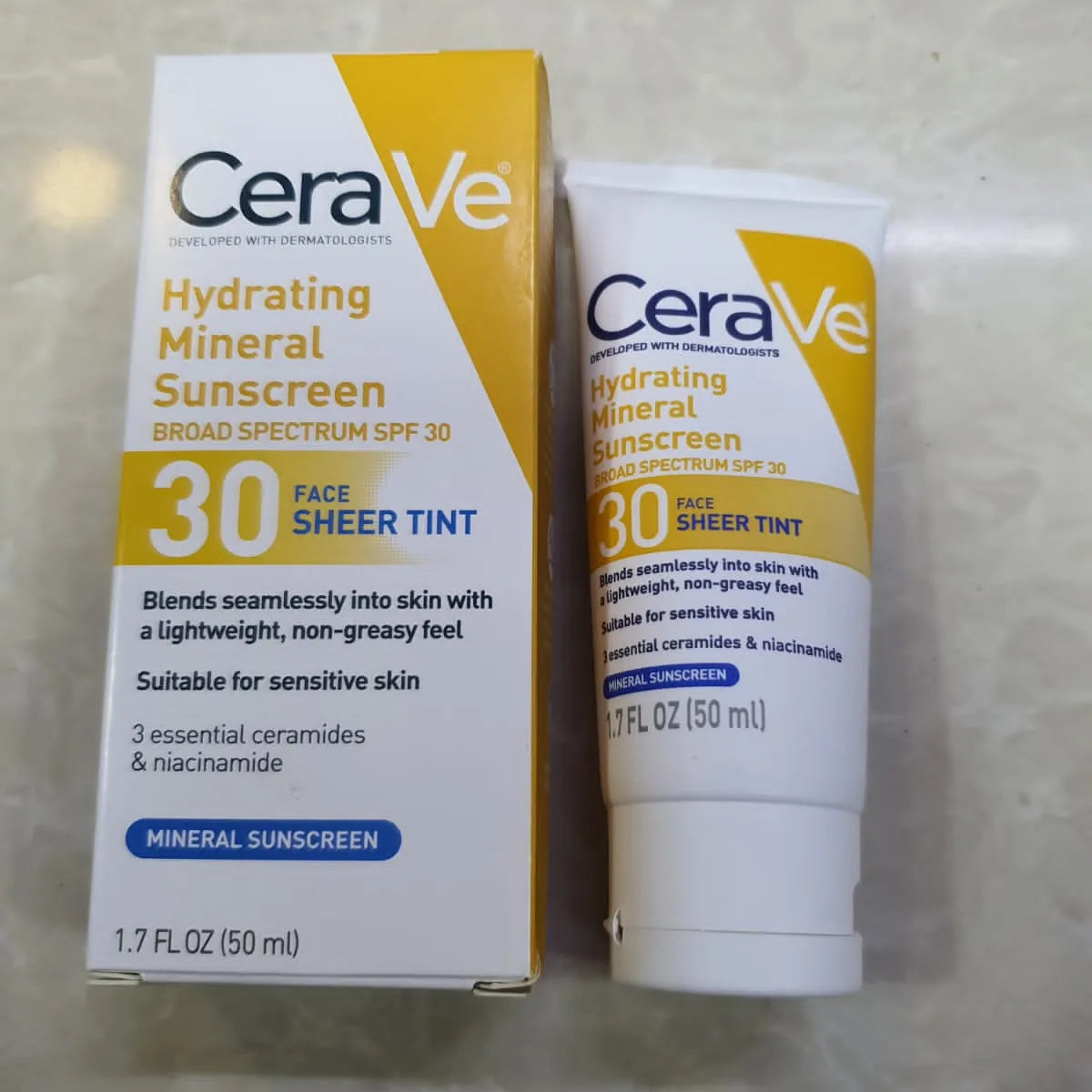 Original CeraVe Tinted Sunscreen With Spf 30 | Hydrating Mineral Sunscreen