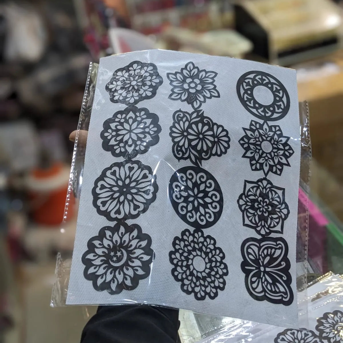 Round Sticker Mehndi – Palm Design