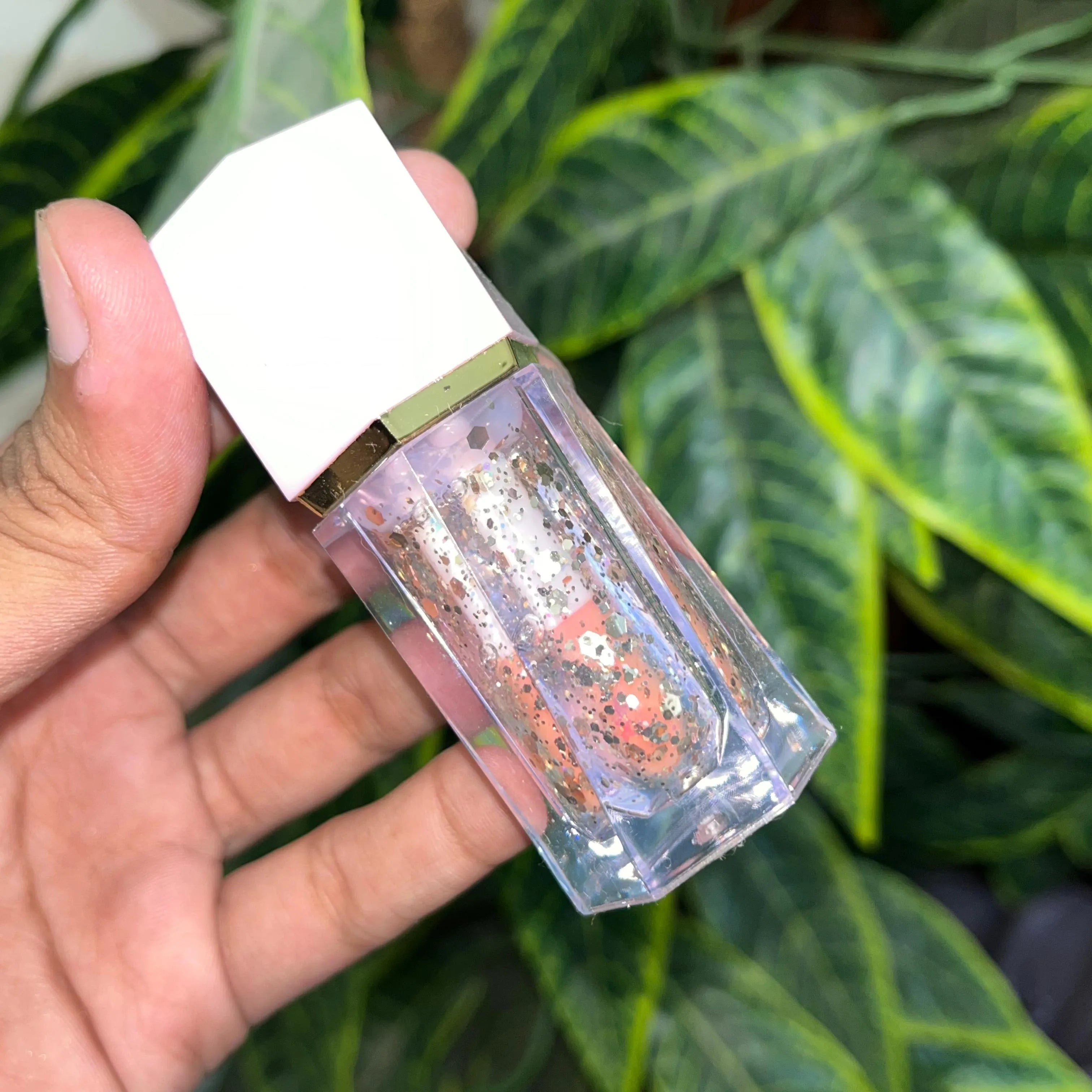 Romantic May Glitter Color Lip Gloss – Shimmering & Long-Lasting Shine