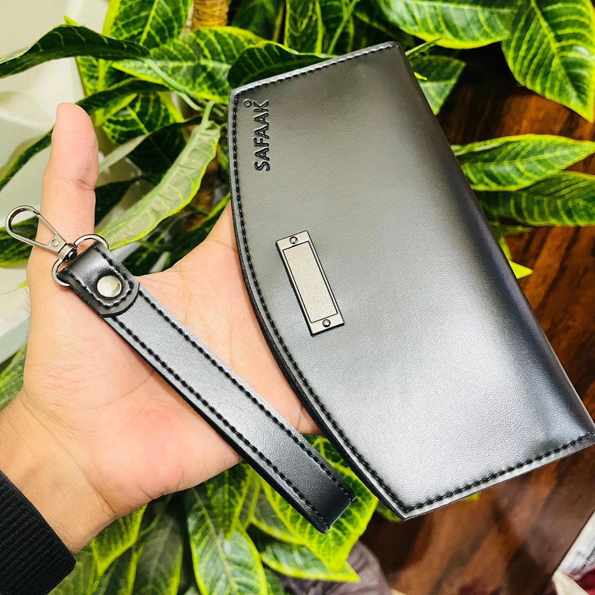 Safaak Portable Bag – Convenient, Stylish & Functional