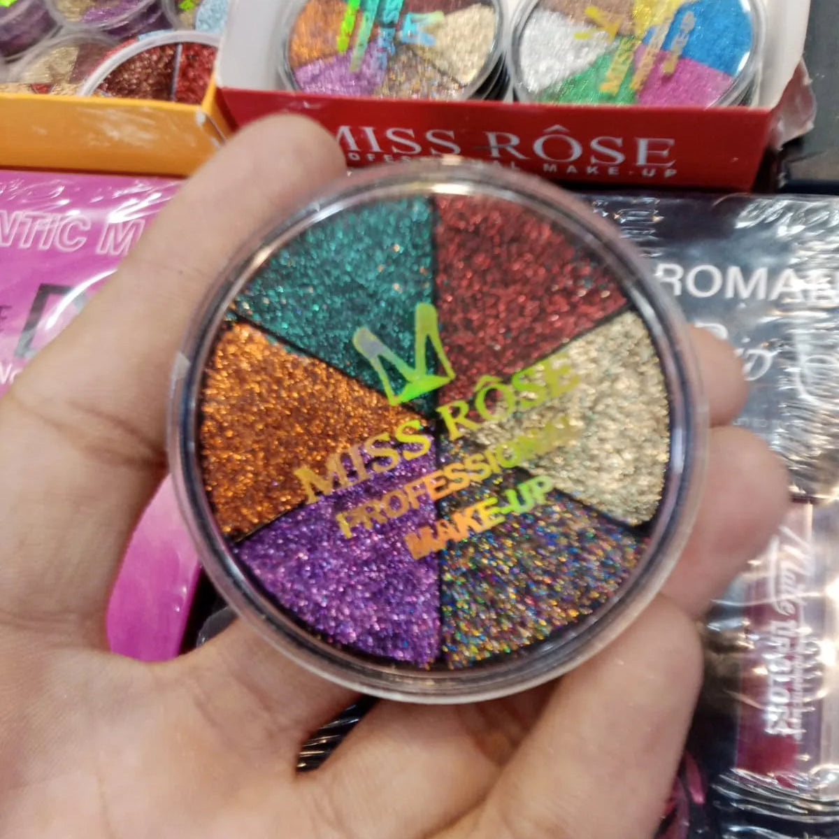 Miss Rose Glitter Eyeshadow – Stunning Shimmer & Bold Color