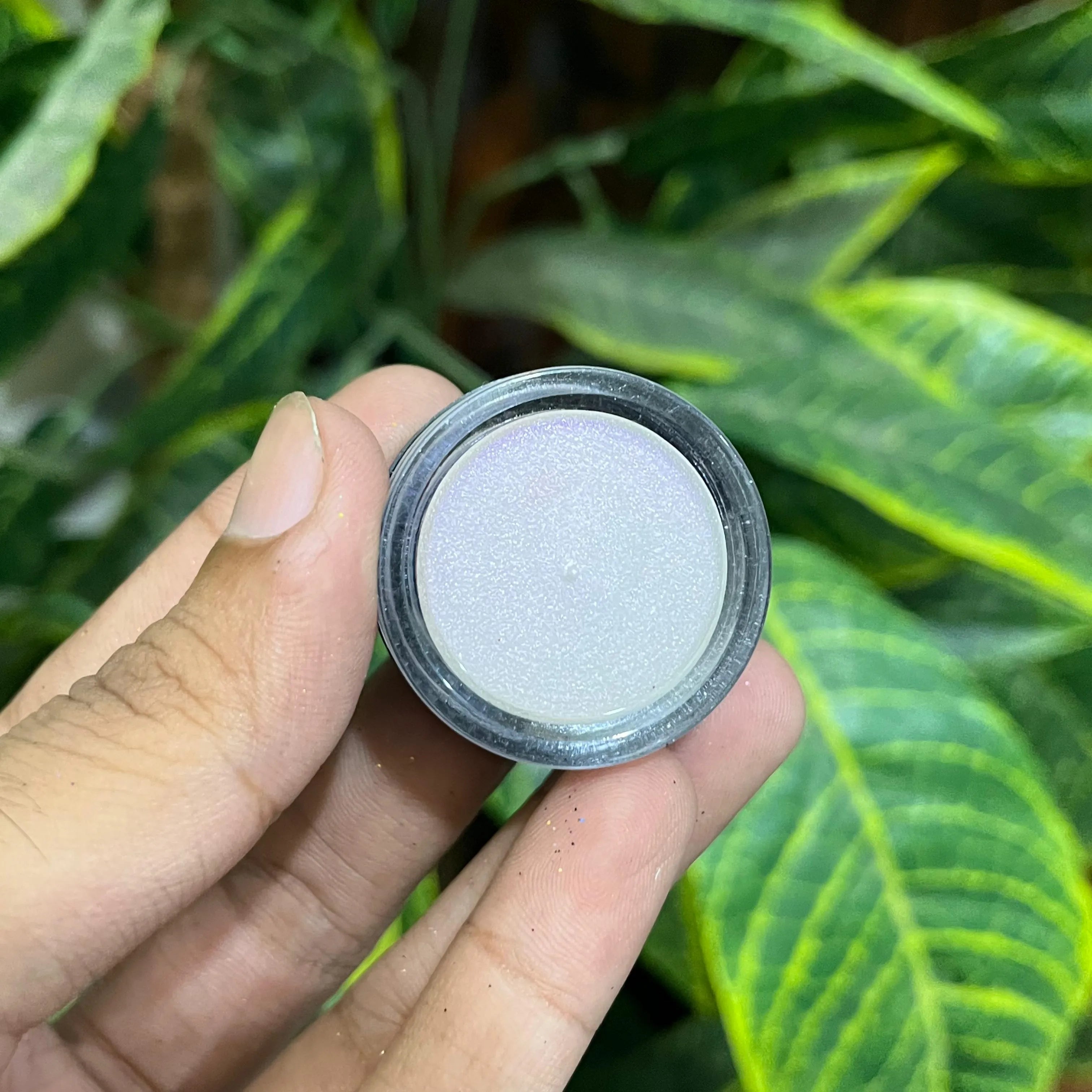 MAC Shimmer Eye Paint – Intense Shine & Bold Color