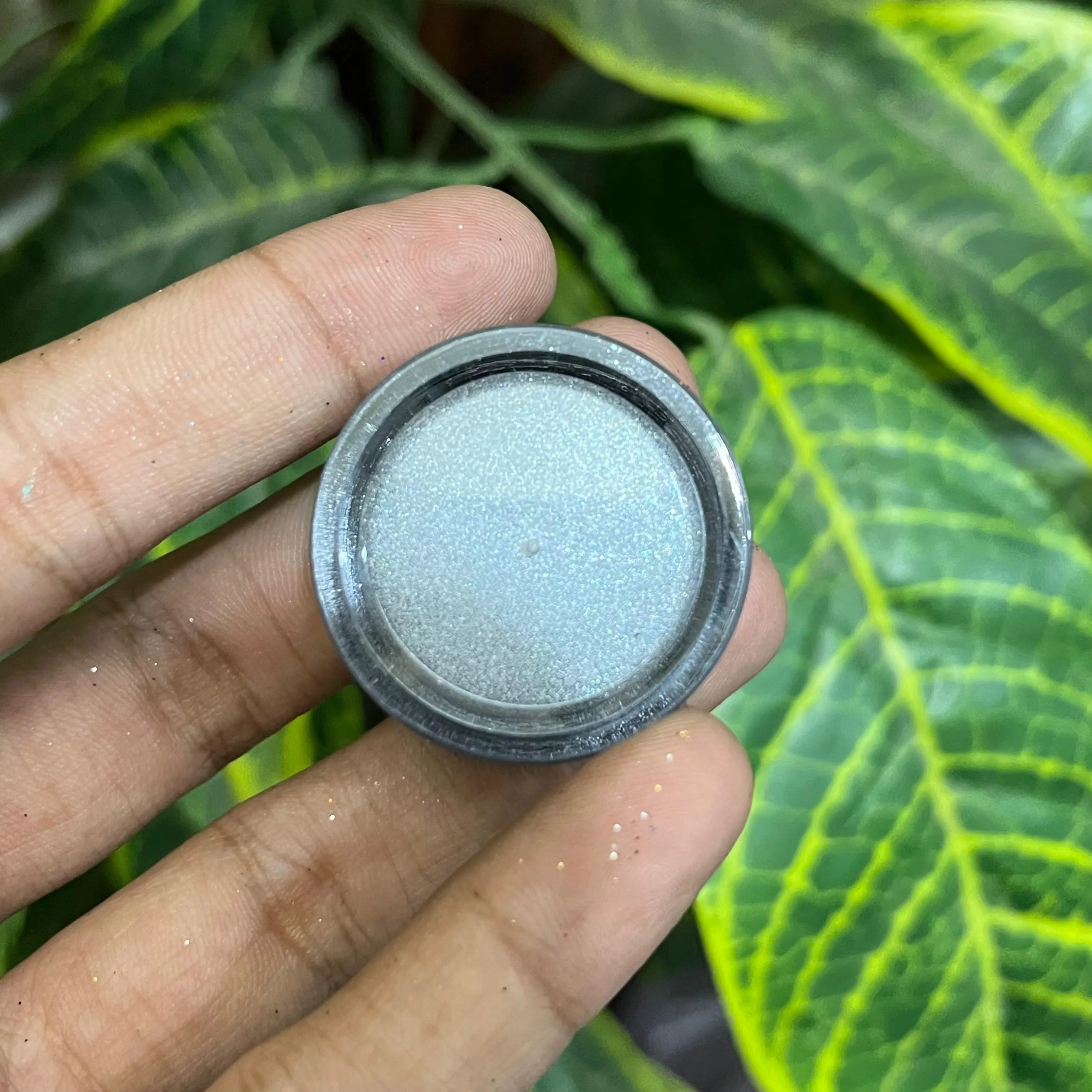 MAC Shimmer Eye Paint – Intense Shine & Bold Color