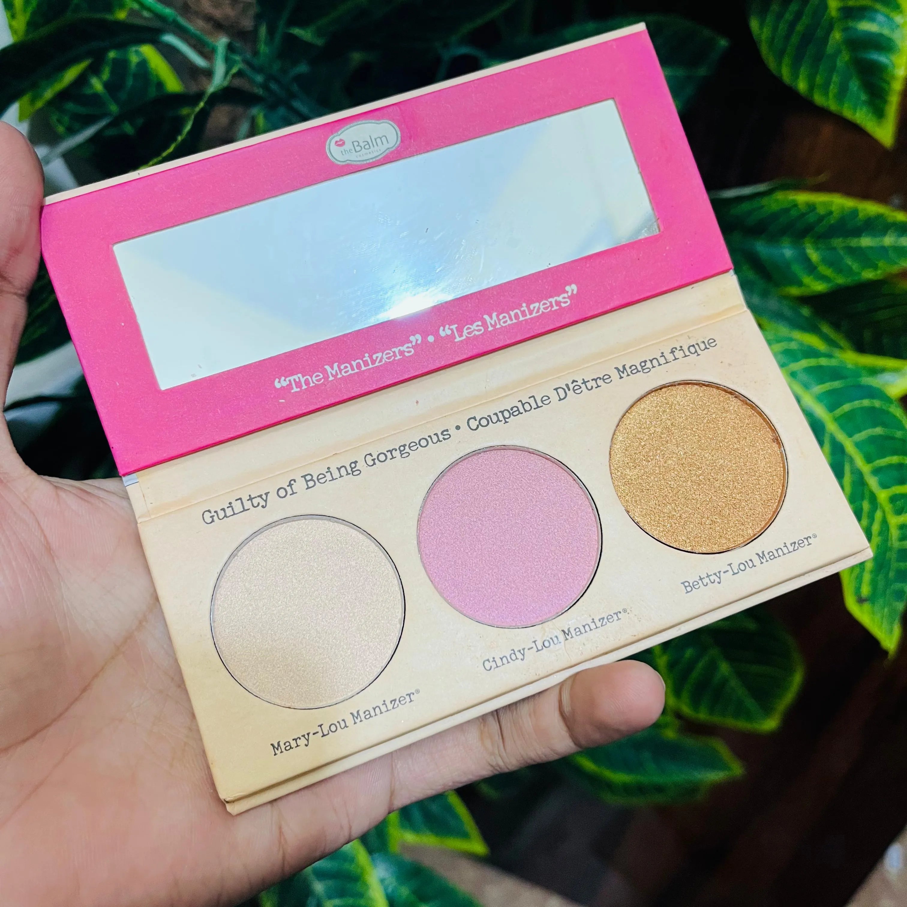The Balm Manizer Sisters Luminizer Palette