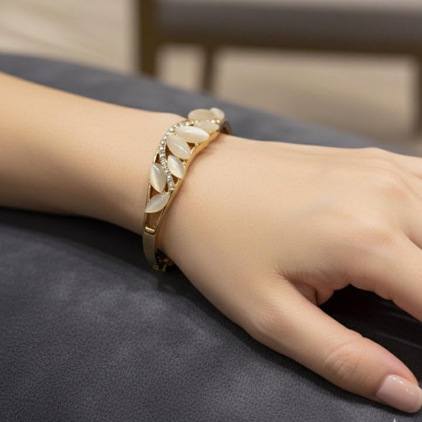 ELEGANT Bangle Bracelet