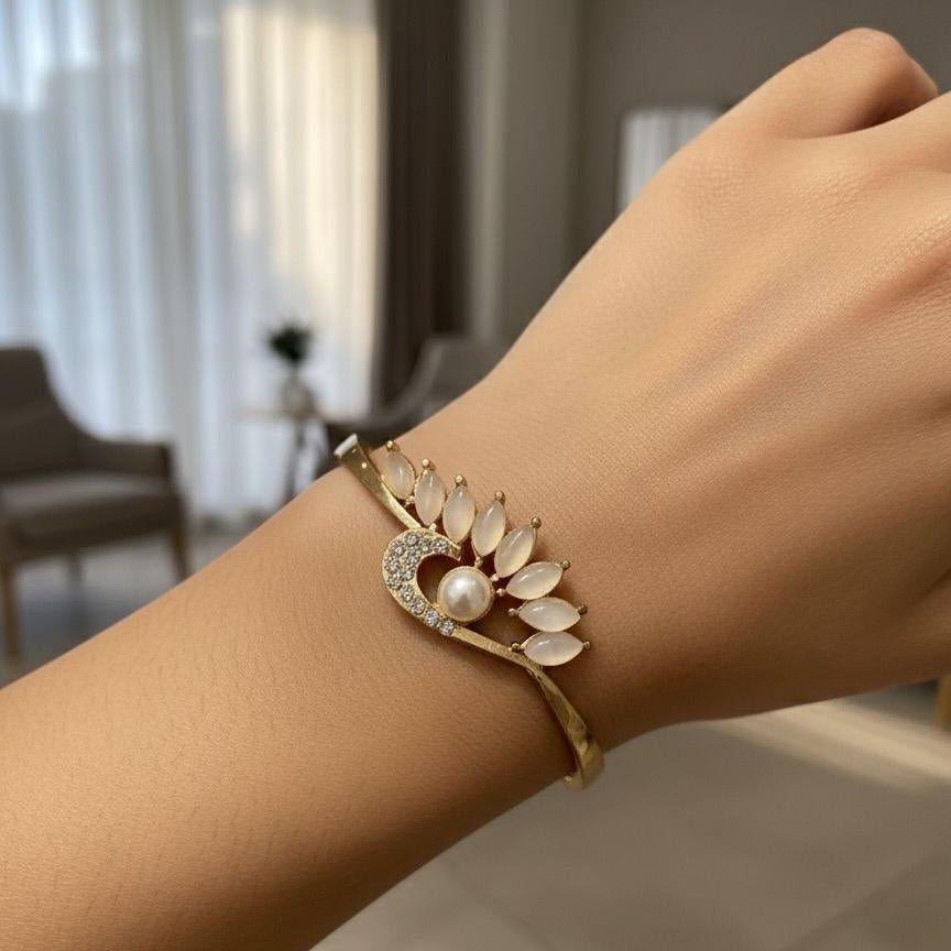 ELEGANT Bangle Bracelet