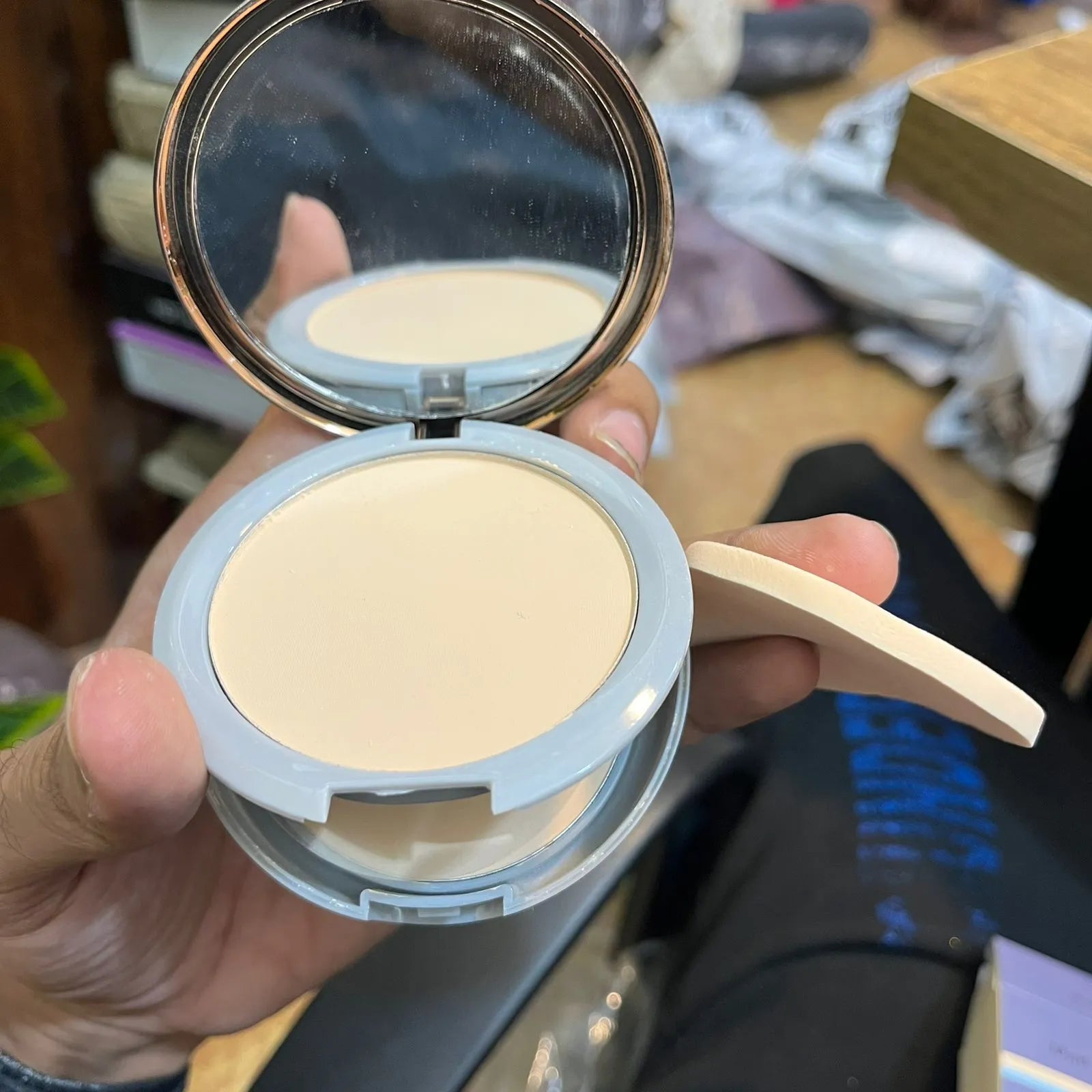 Emelie Double Face Powder – 2-in-1 Compact for Flawless Matte Finish