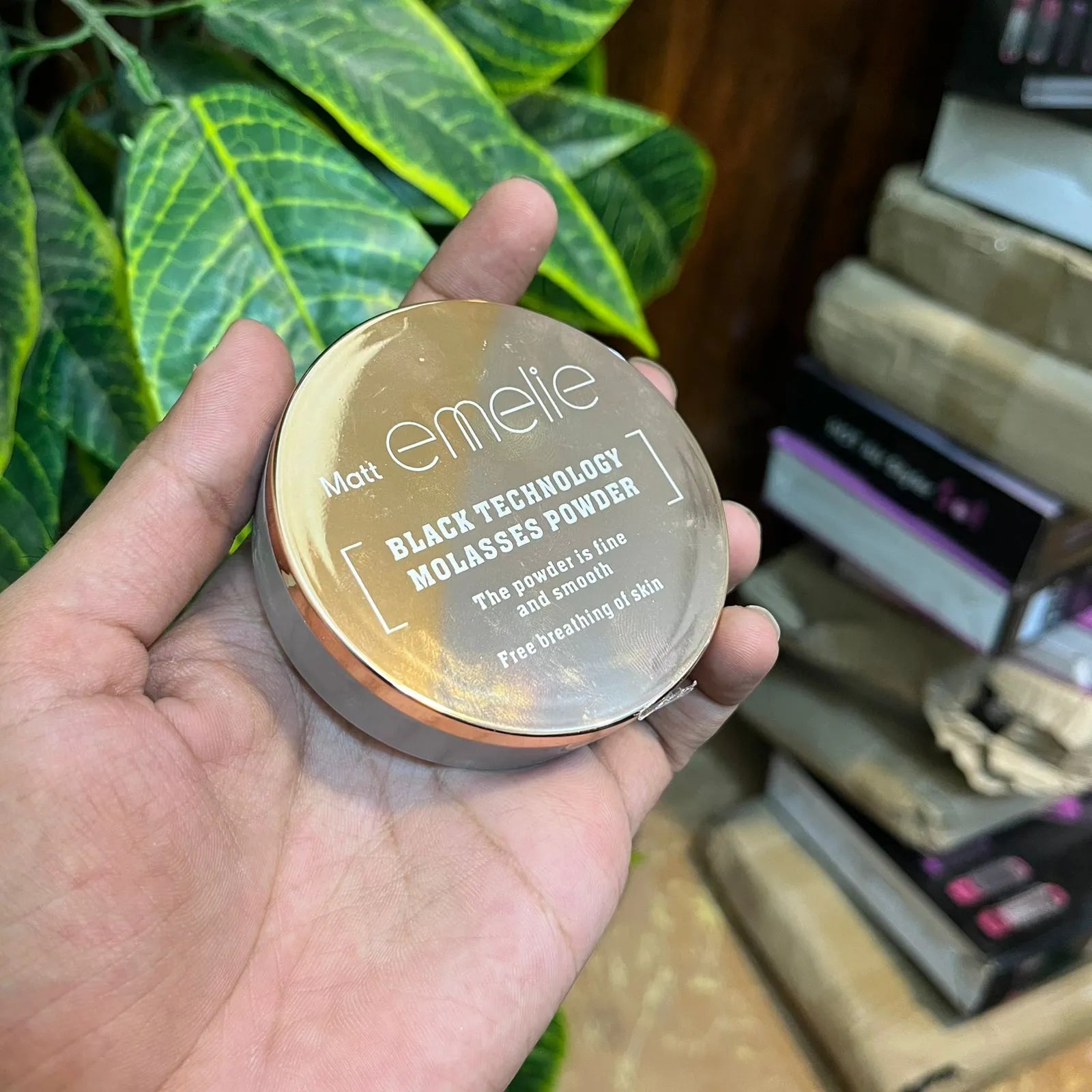 Emelie Double Face Powder – 2-in-1 Compact for Flawless Matte Finish