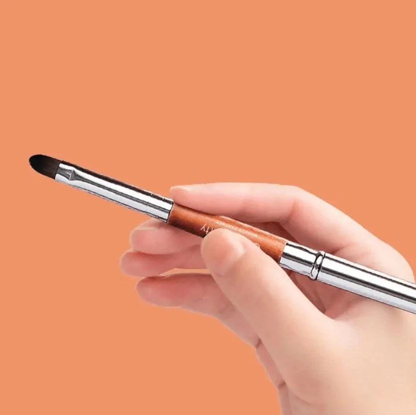 MUF304 Concealer Lip Brush with Wood Handle & Aluminium Tube