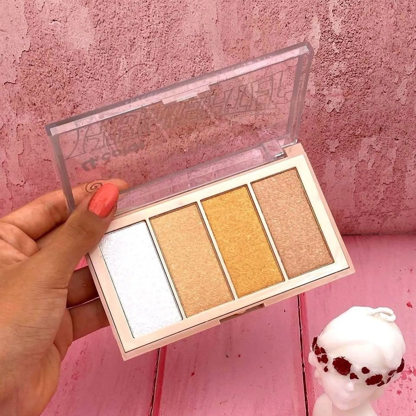 HudaMoji 4 in 1 Highlighter Palette