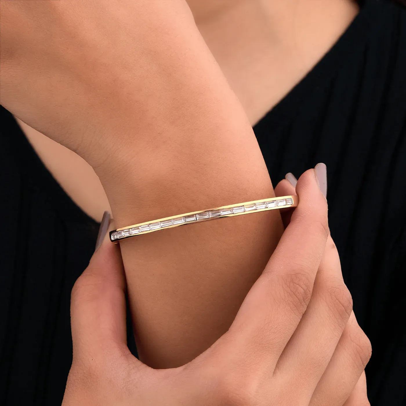 Stainless Steel Luxurious Oval Gold Bangle For Women