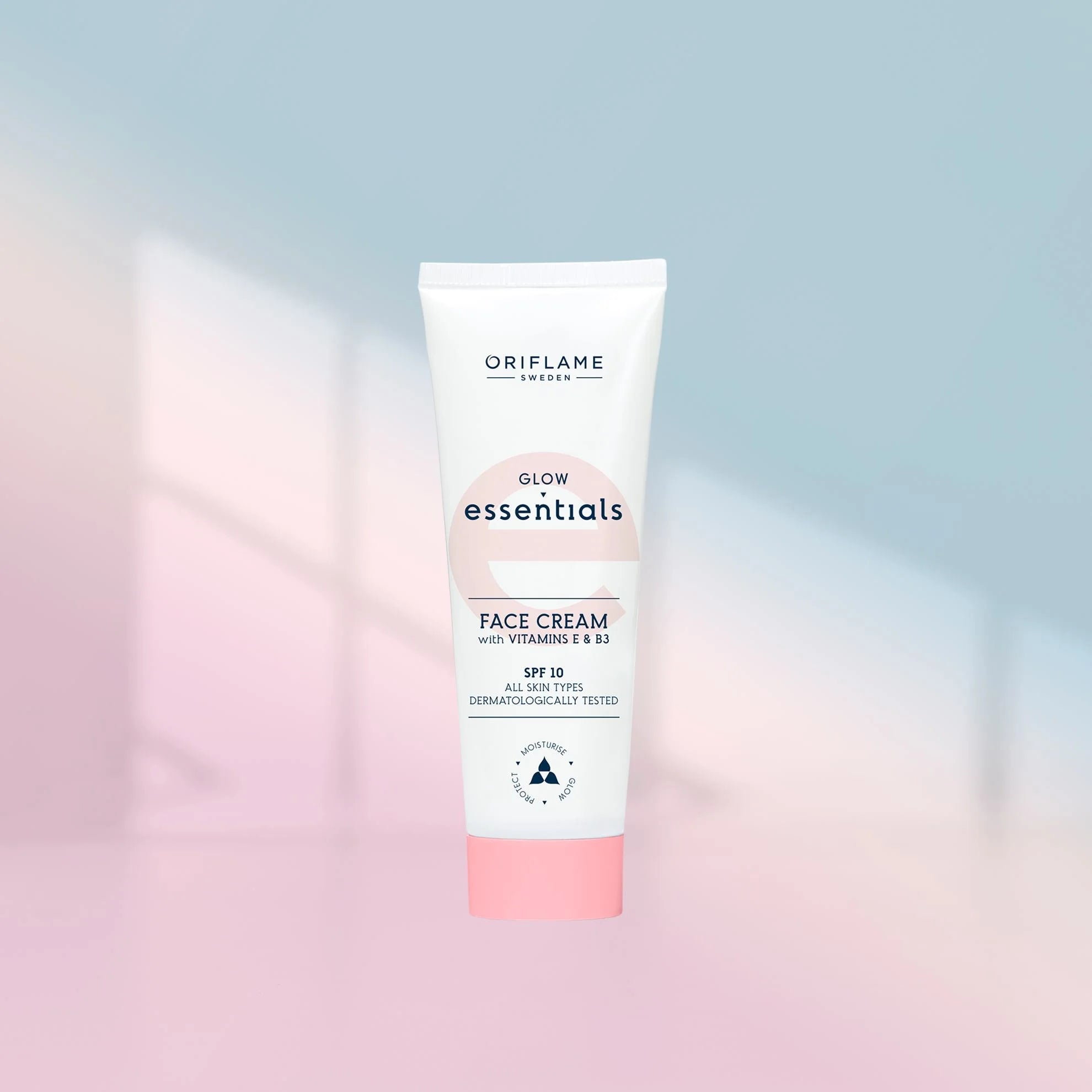 Oriflame Glow Essentials Face Cream with Vitamins E & B3 SPF 10 - 50ml