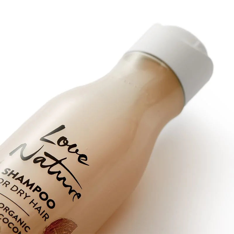Oriflame Love Nature Shampoo For Dry Hair with Organic Wheat & Coconut - 250ml