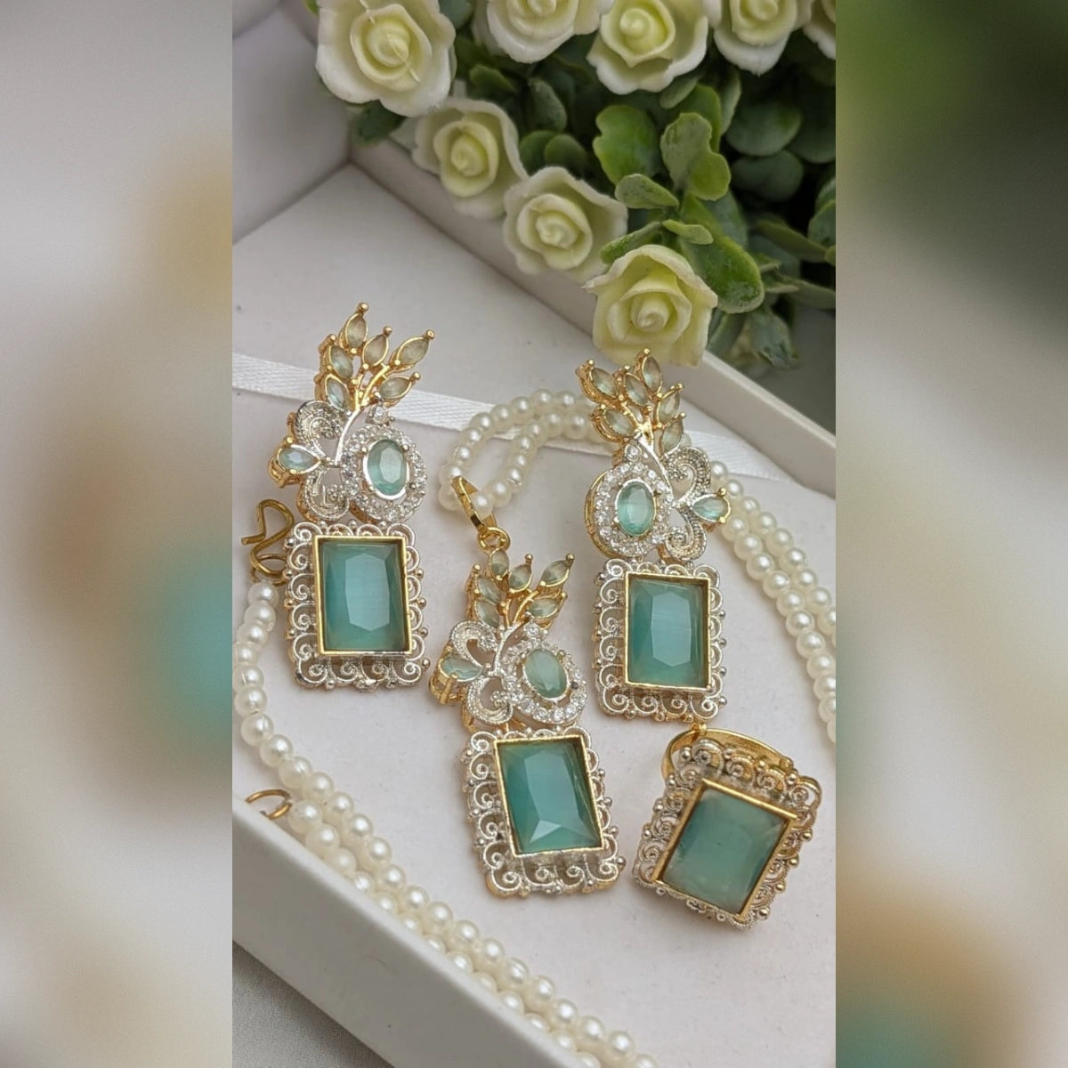 ELEGANT Zircon Set