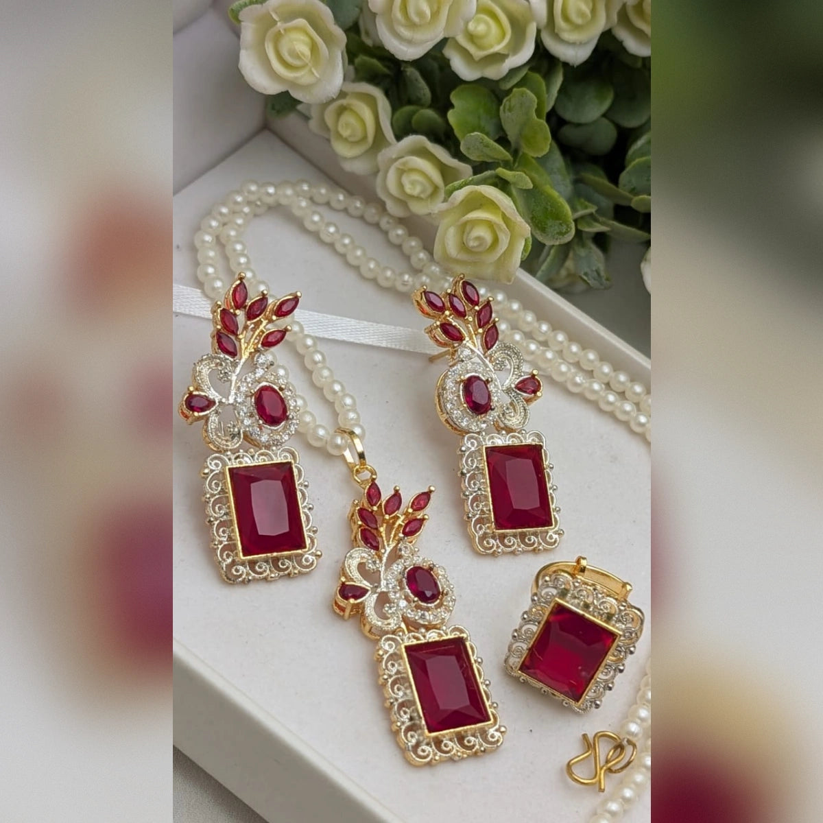 ELEGANT Zircon Set